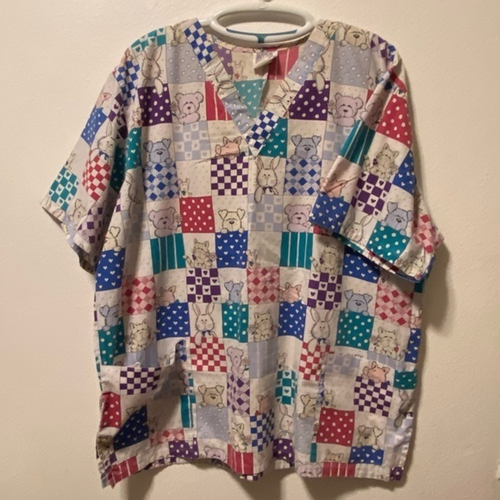 Barco Top Scrub Women’s Size XL V Neck Pull Over Animal Short Sleeve Me…